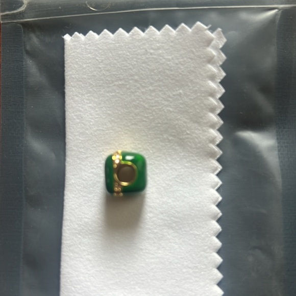 Ningan 925 Sterling Silver Made Green and Gold Christmas Present Charm - Picture 3 of 3